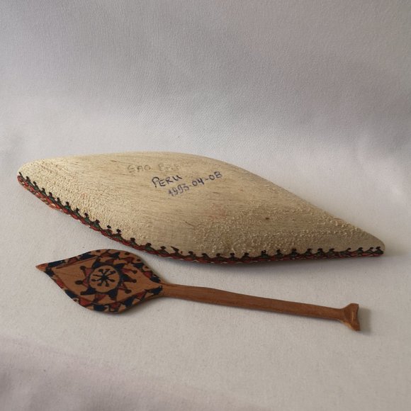 Lovely Vintage Handmade and Hand-painted Canoe with Paddle, San Pablo Peru 1993 - Picture 5 of 5